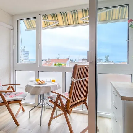 Διαμέρισμα Walk